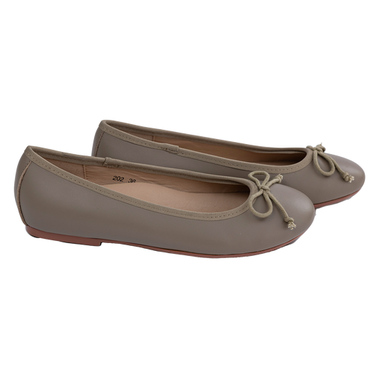 202 - Beige Leather Flats