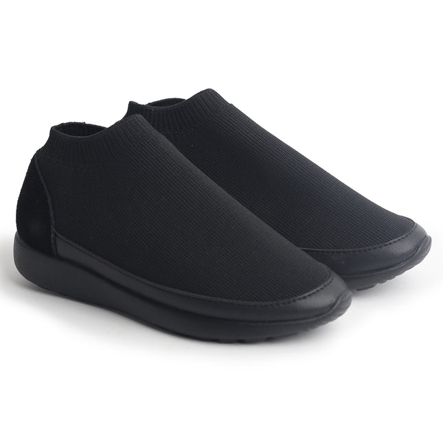 610 - Black Flyknit/Leather Slip On