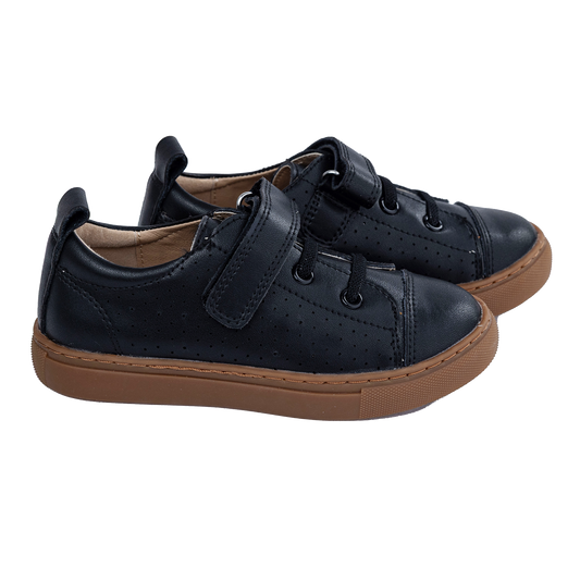 711 - Black Leather Sneaker