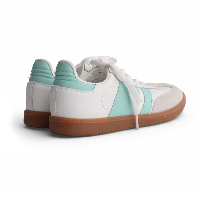 902 - White Leather/Suede Laced Sneaker